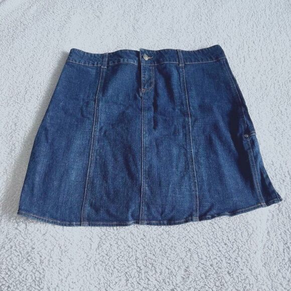 Venus Vintage Pleated (Back) Skirt Size 13 - Picture 2 of 4